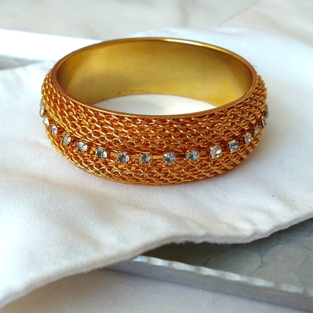 GORGEOUS Y2K GOLD PLATED CHUNKY BANGLE